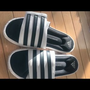 Adidas Flips